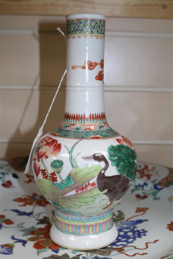 A Chinese Imari pattern large charger and a famille verte bottle vase, Dia 41.5cm